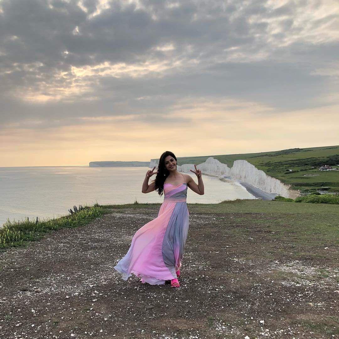 Absolutely Stunning Beauty Mehreen Pirzada Latest Unseen Photo Stills