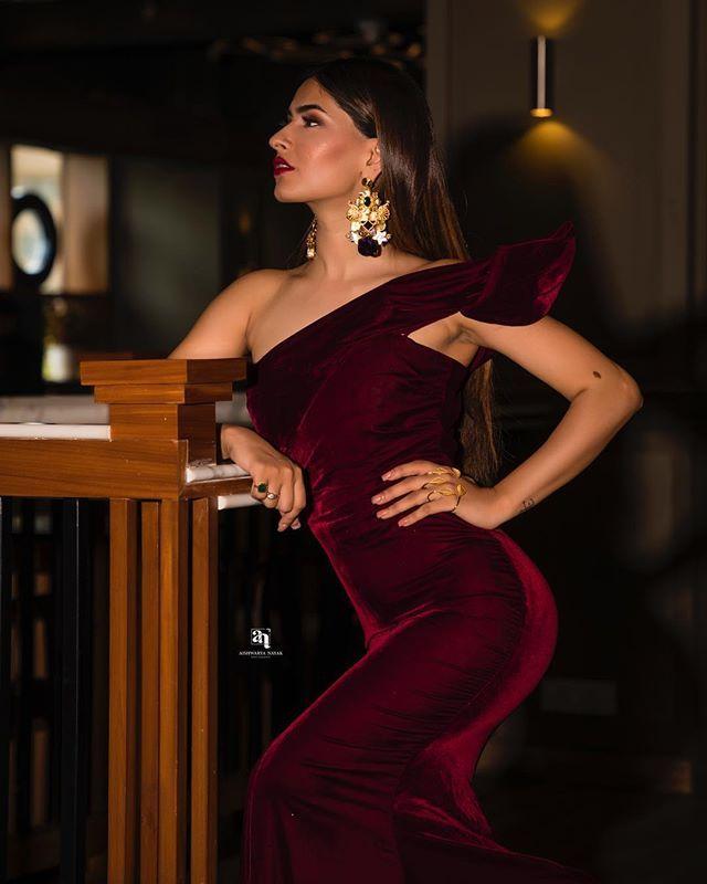 Actor Karishma Sharma Latest 2018 Photo Stills