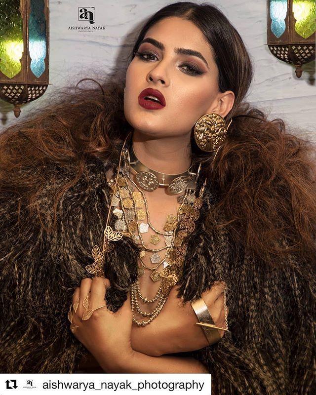 Actor Karishma Sharma Latest 2018 Photo Stills