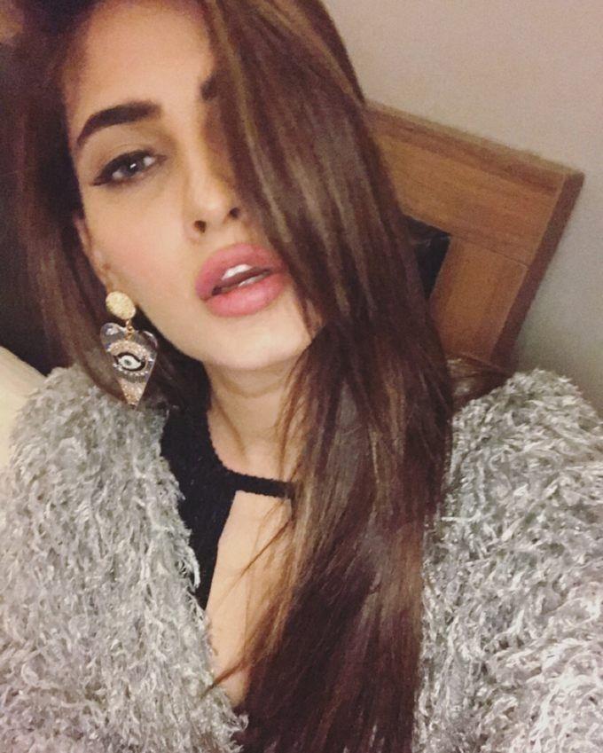 Actor Karishma Sharma Latest 2018 Photo Stills