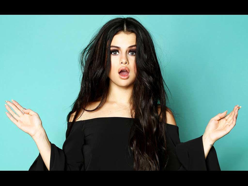 Actress & Singer Selena Gomez Unseen Hot Close UP HD Wallpapers