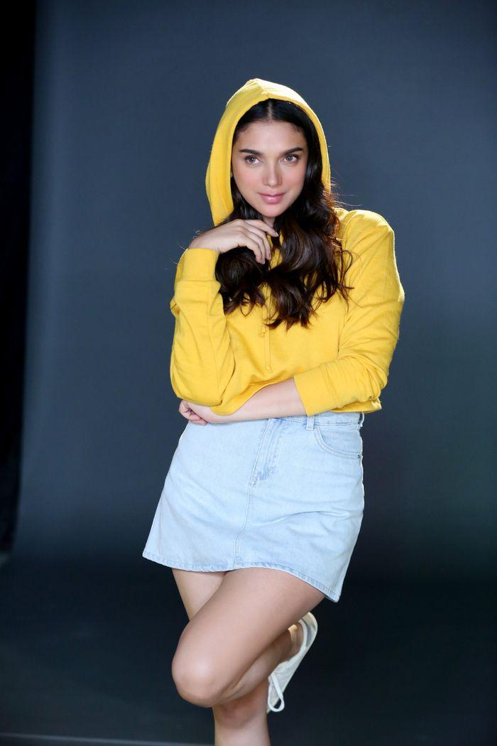 Actress Aditi Rao Hydari New Photo Stills 2018