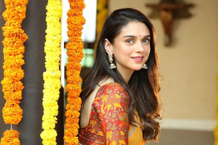 Actress Aditi Rao Hydari New Photo Stills 2018