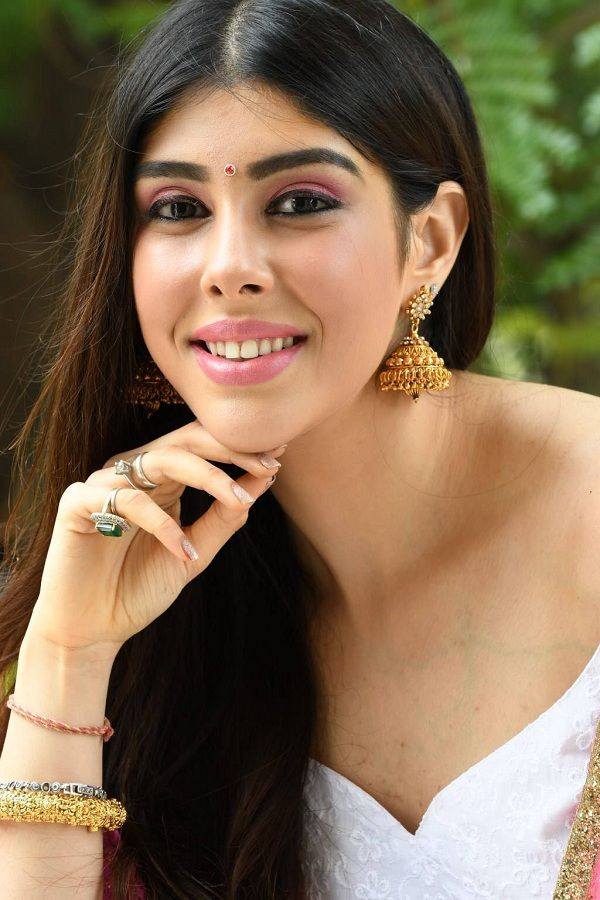 Actress Aditi Singh Gallery