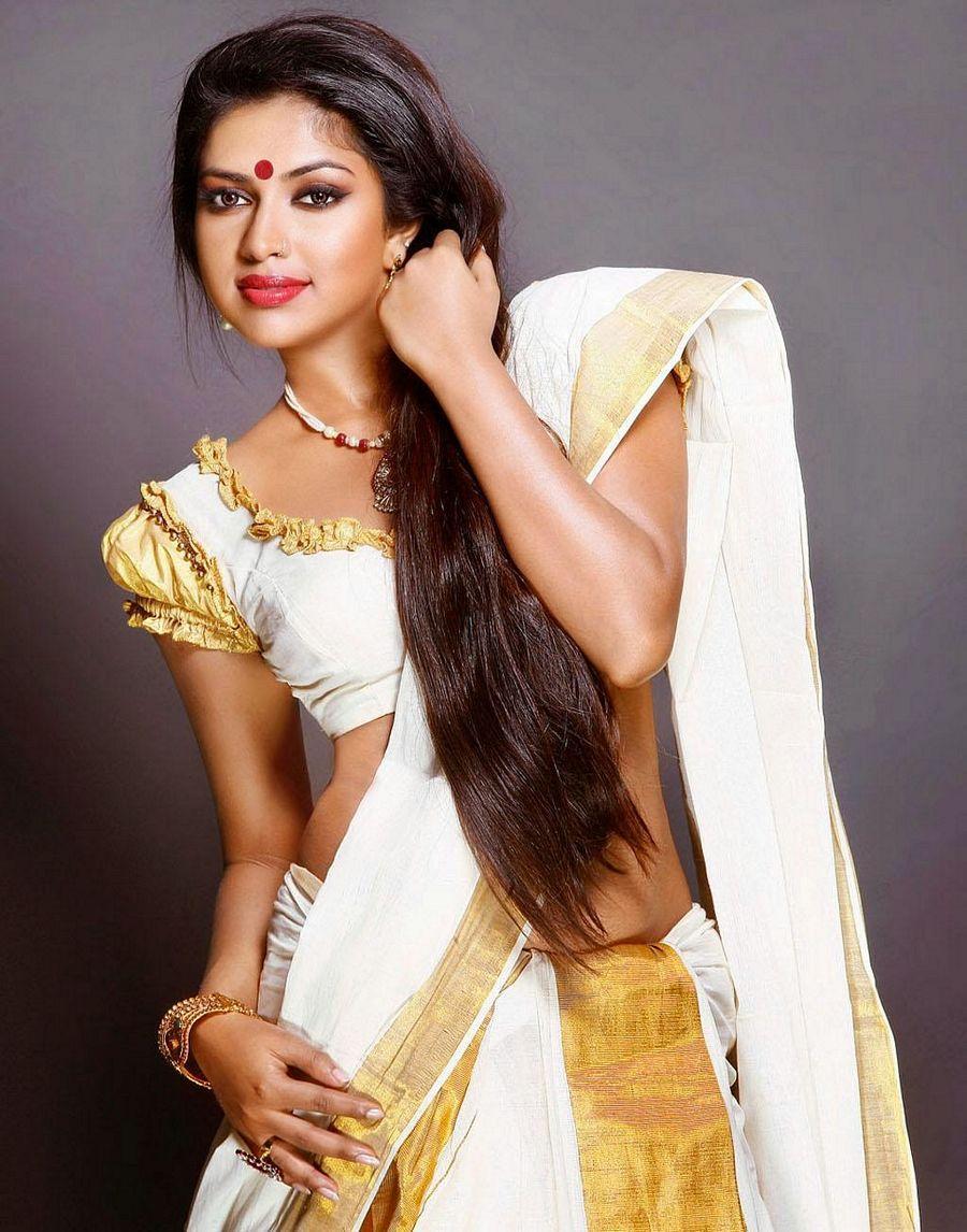 Actress Amala Paul Hot & Sexy Photos