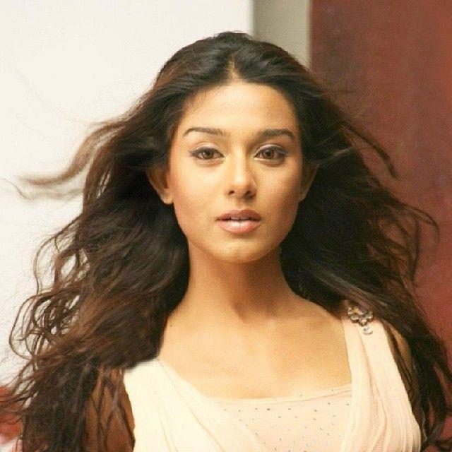 Actress Amrita Rao Rare & Unseen Photo Stills