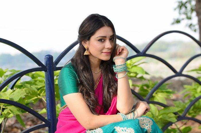 Actress Anchal Singh Latest Hot & Spicy Photoshoot Stills