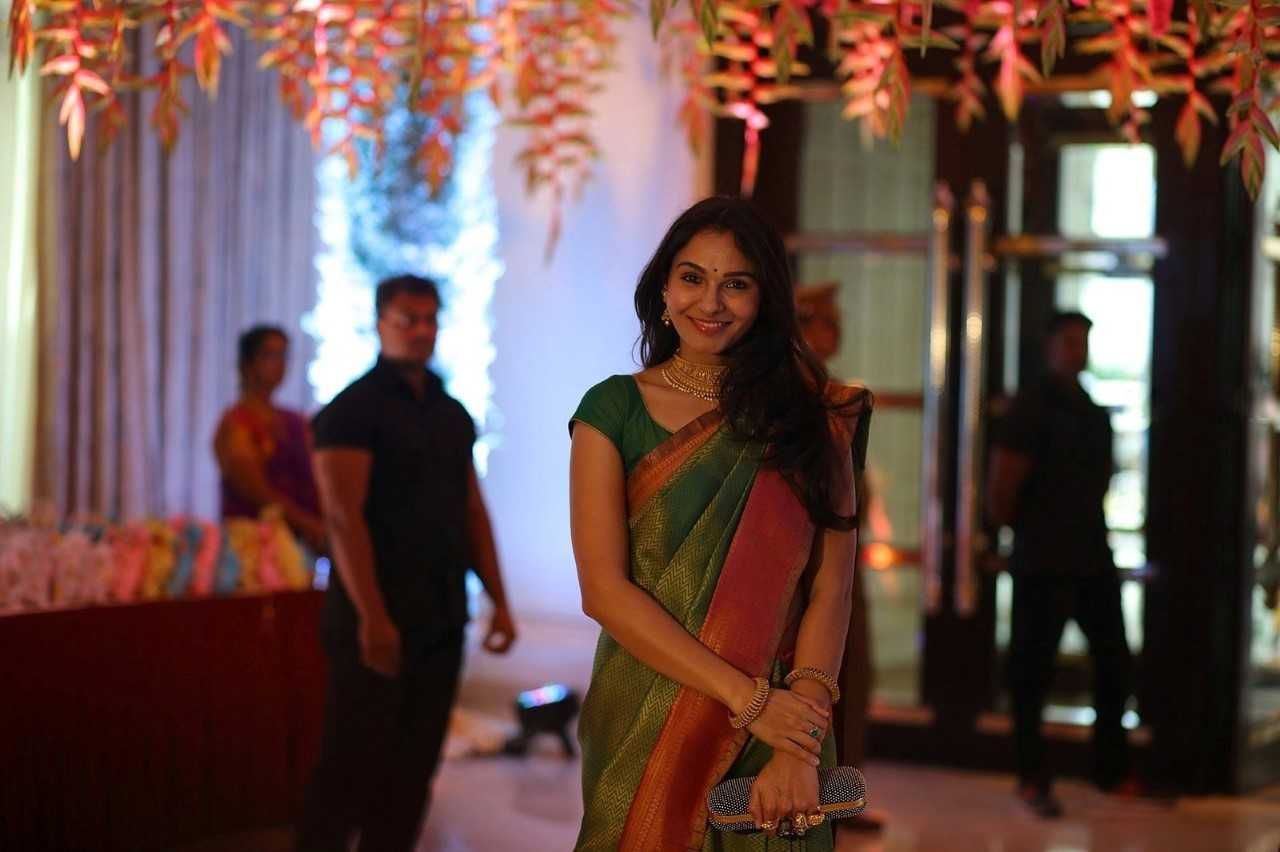 Actress Andrea Jeremiah Saree Pictures