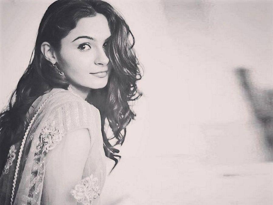 B'DAY Special: Actress Andrea Jeremiah Unseen & Rare Hot Photos Collection