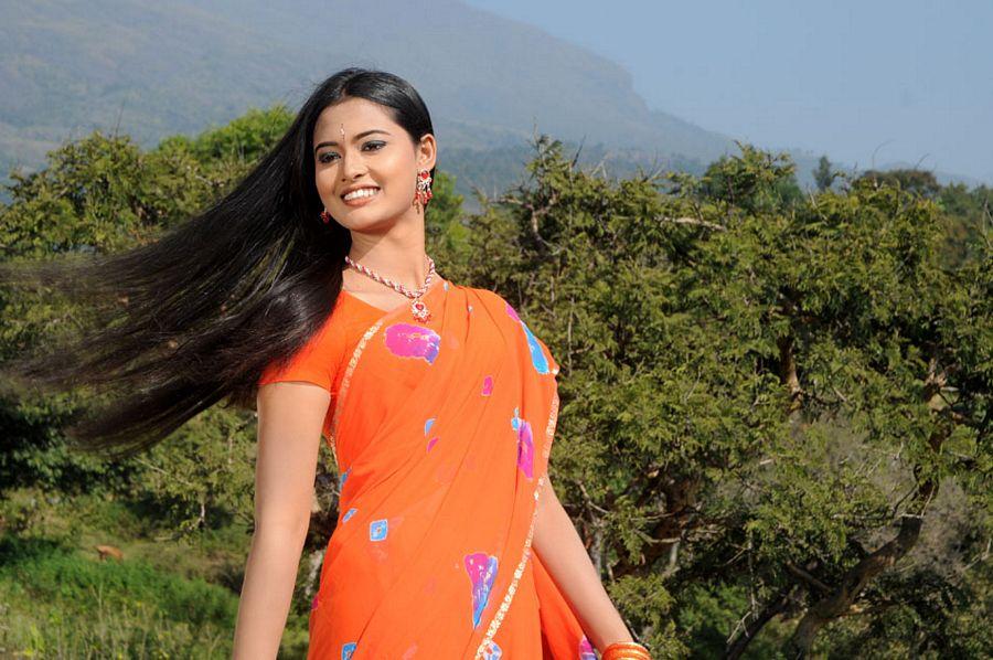 Actress Anjali Joyi Hot navel pics