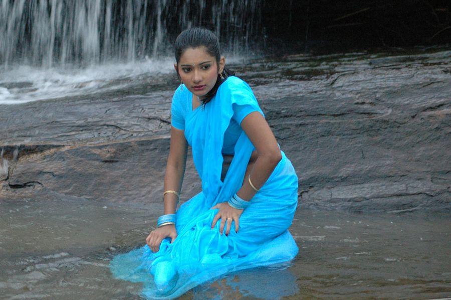 Actress Anjali Joyi Hot navel pics
