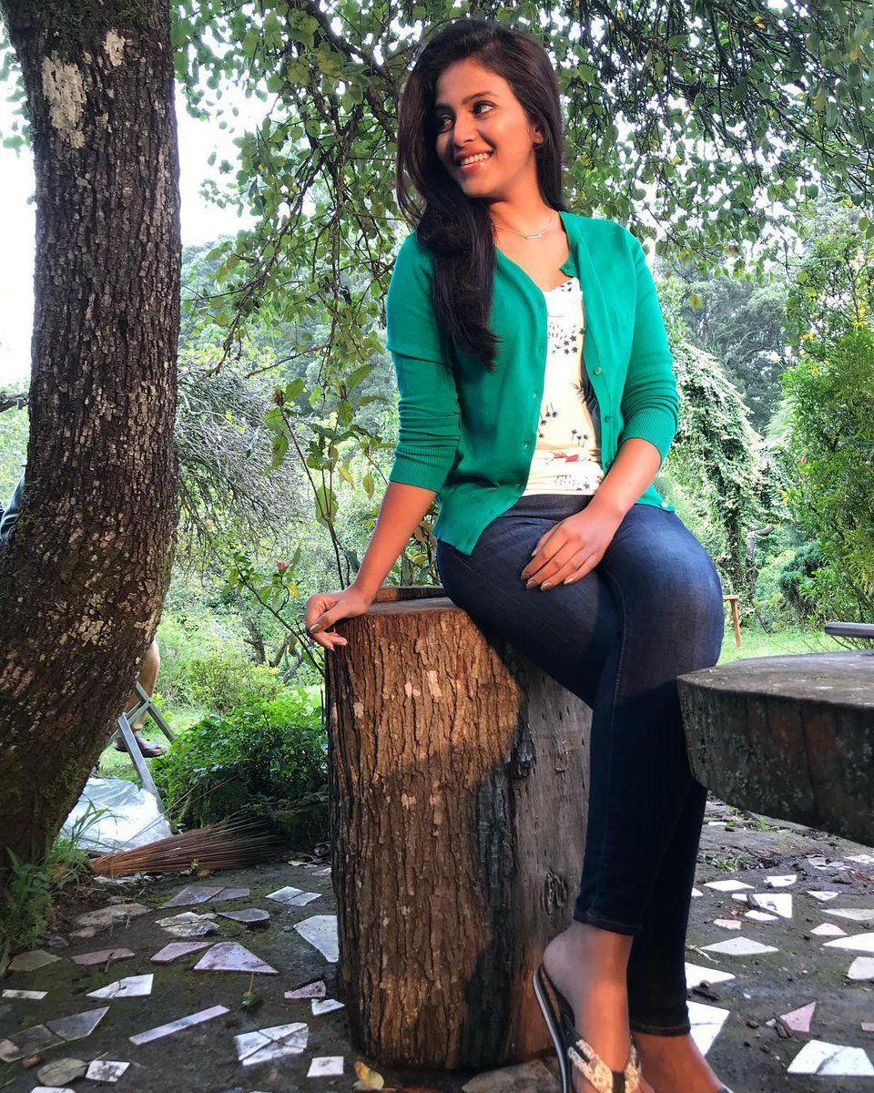 Actress Anjali Recent New Stills