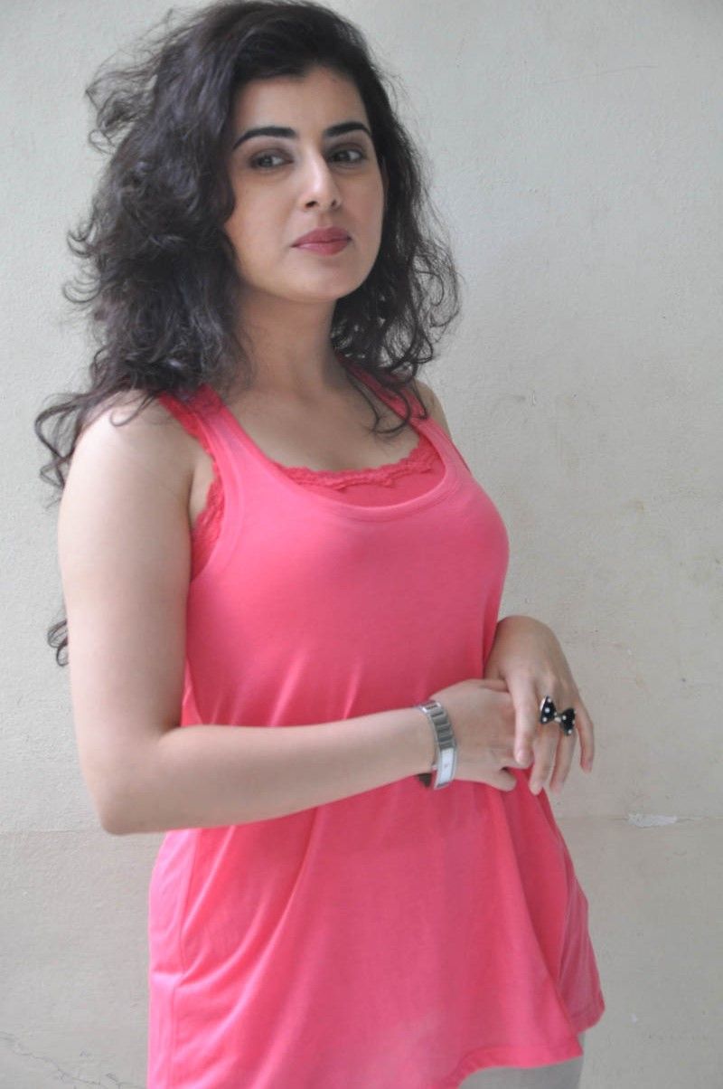 Actress Archana Cute Pictures