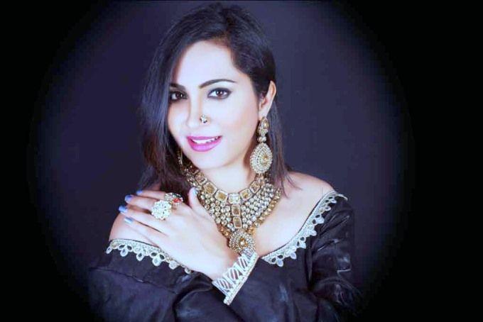 Actress Arshi Khan Latest Stills