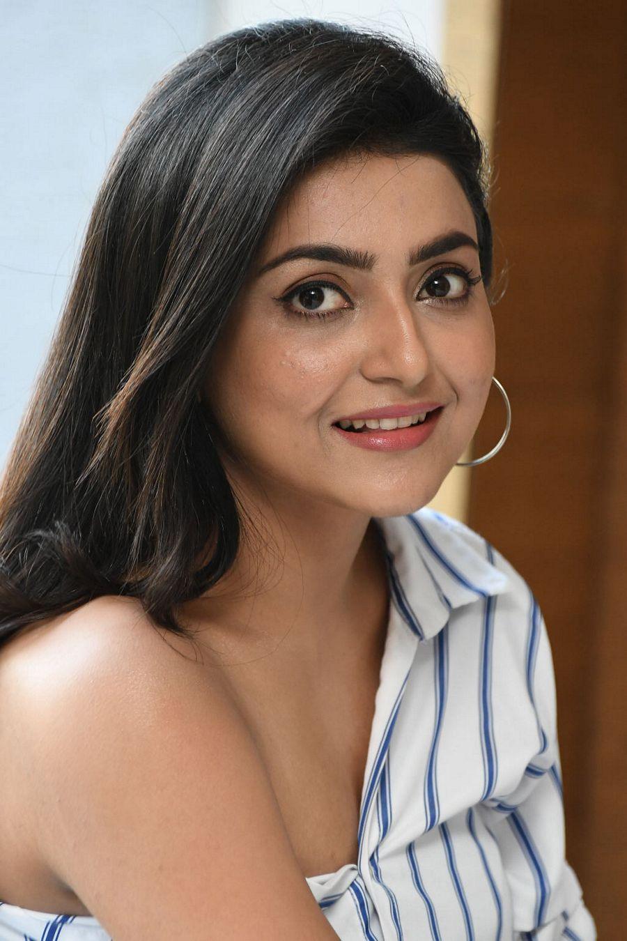 Actress Avanthika Mishra Latest Photo Stills