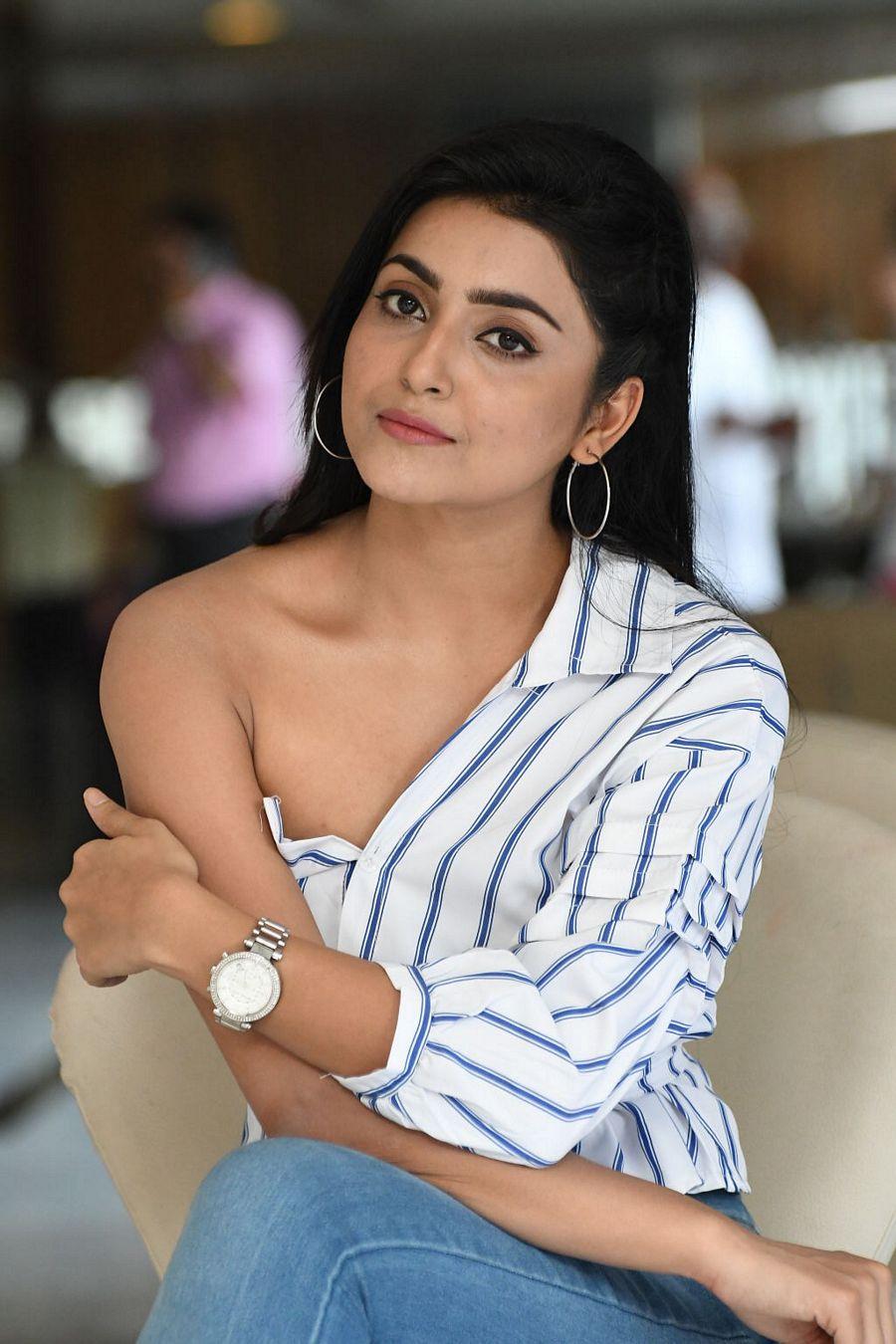 Actress Avanthika Mishra Latest Photo Stills