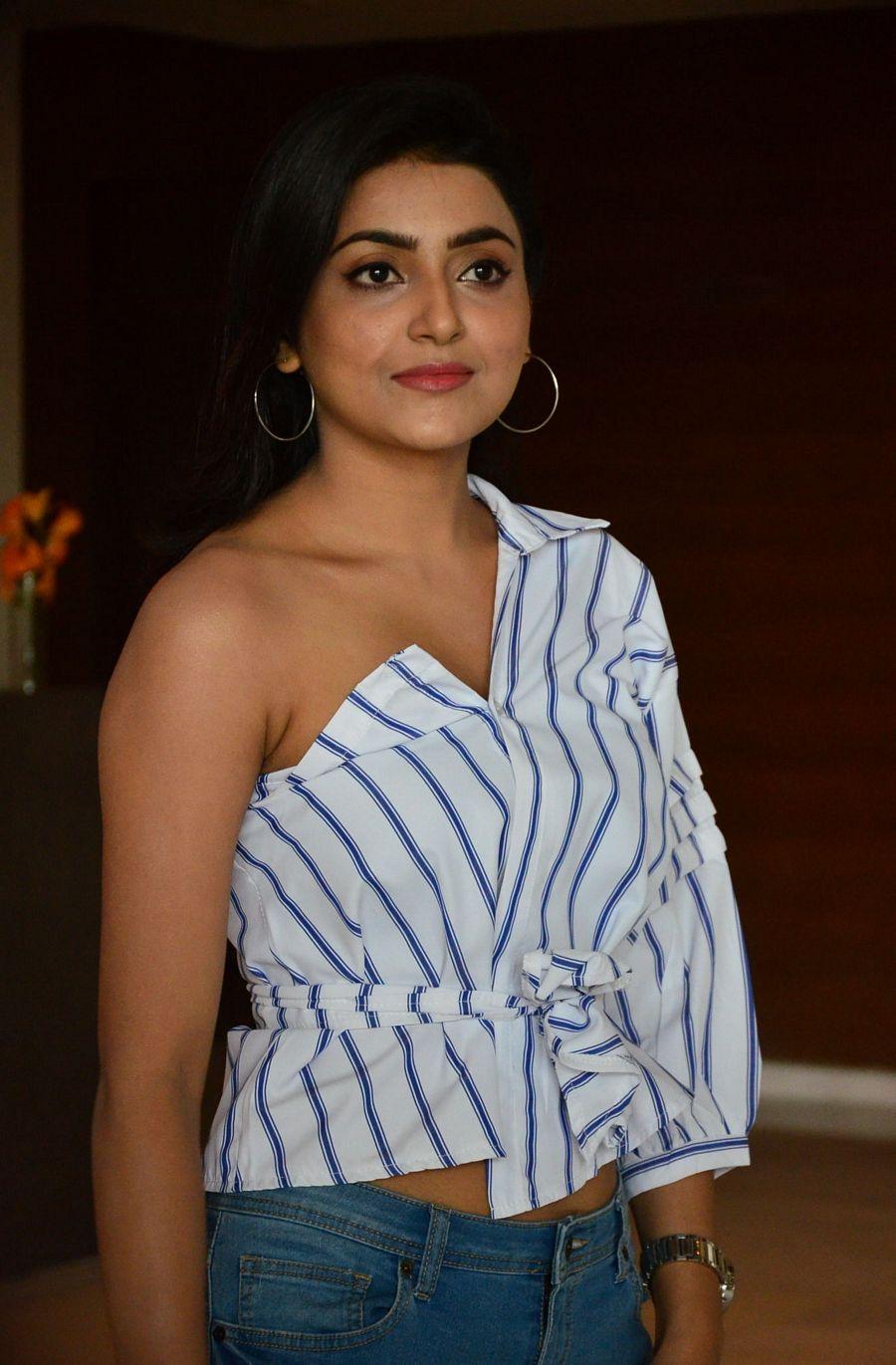 Actress Avanthika Mishra Latest Photo Stills