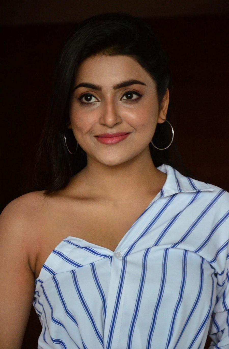 Actress Avanthika Mishra Latest Photo Stills