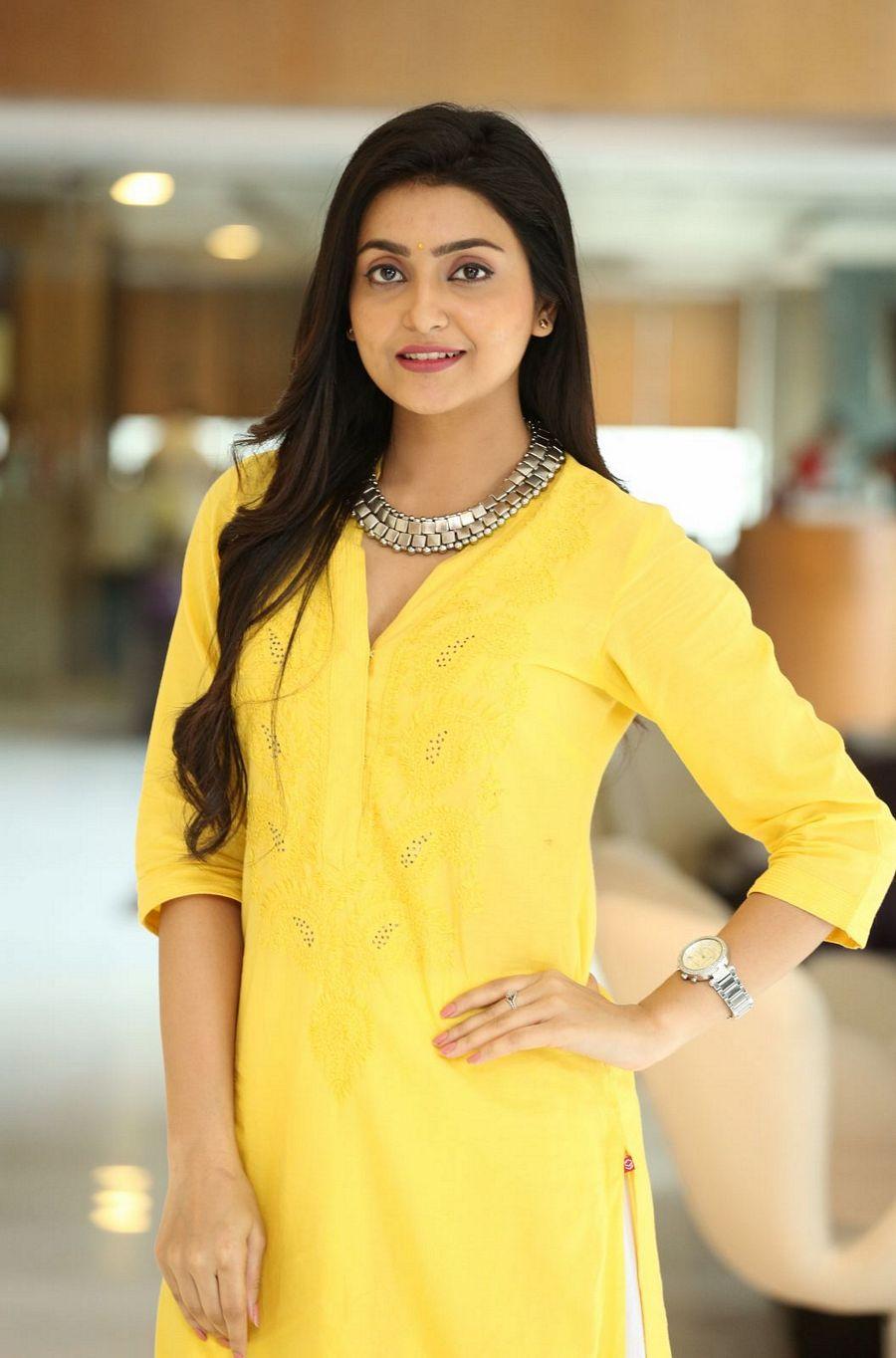 Actress Avanthika Mishra New Photos