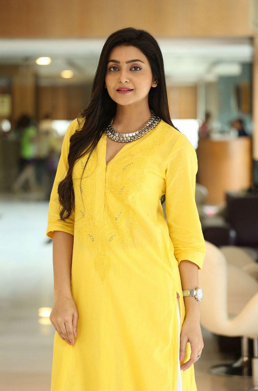 Actress Avanthika Mishra New Photos
