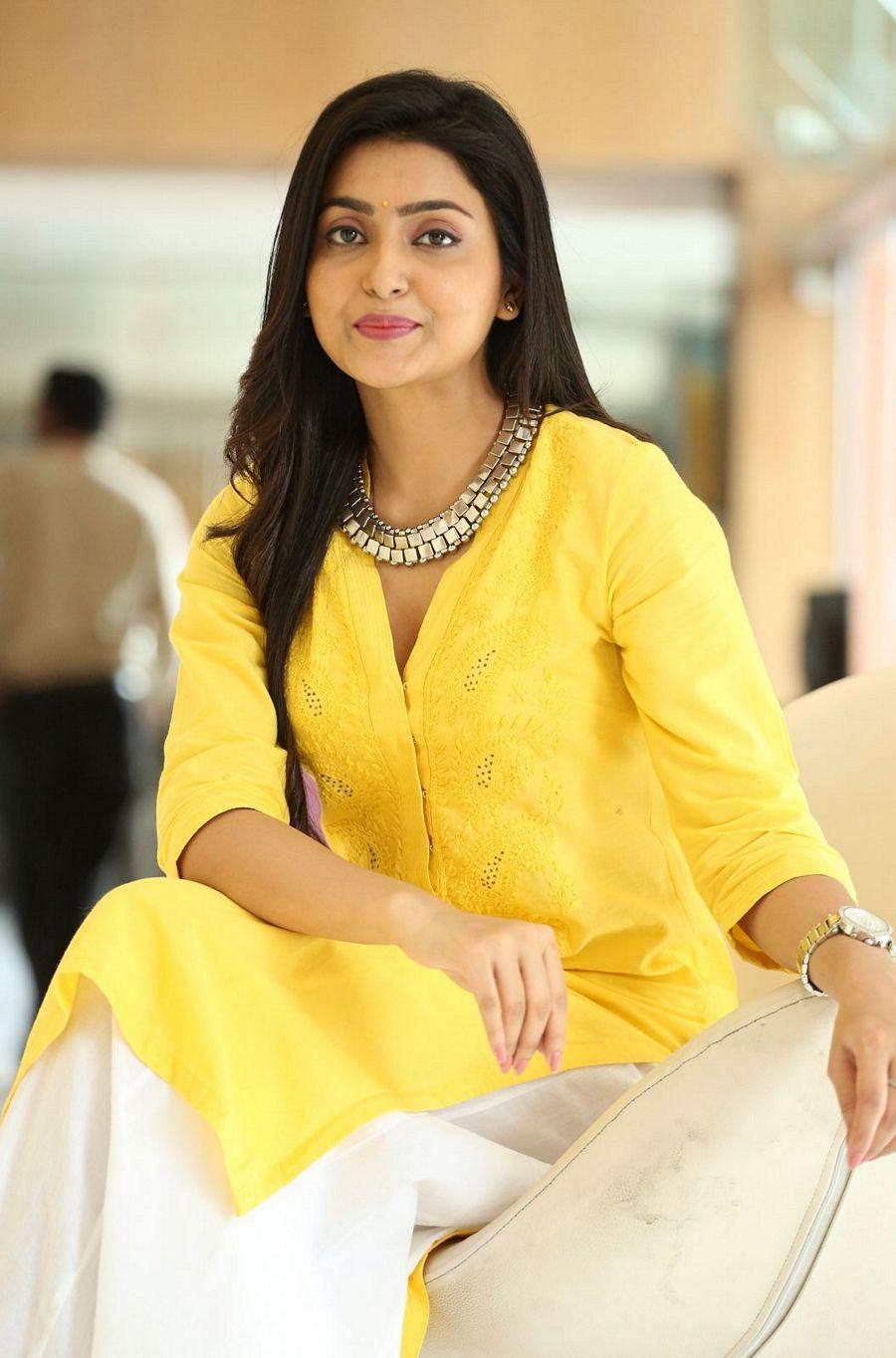 Actress Avanthika Mishra New Photos