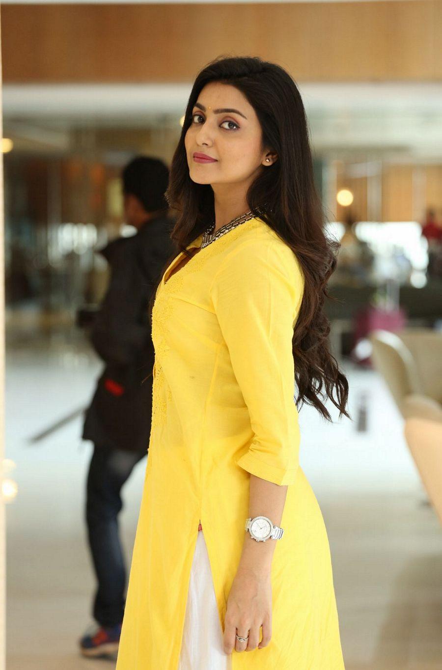 Actress Avanthika Mishra New Photos