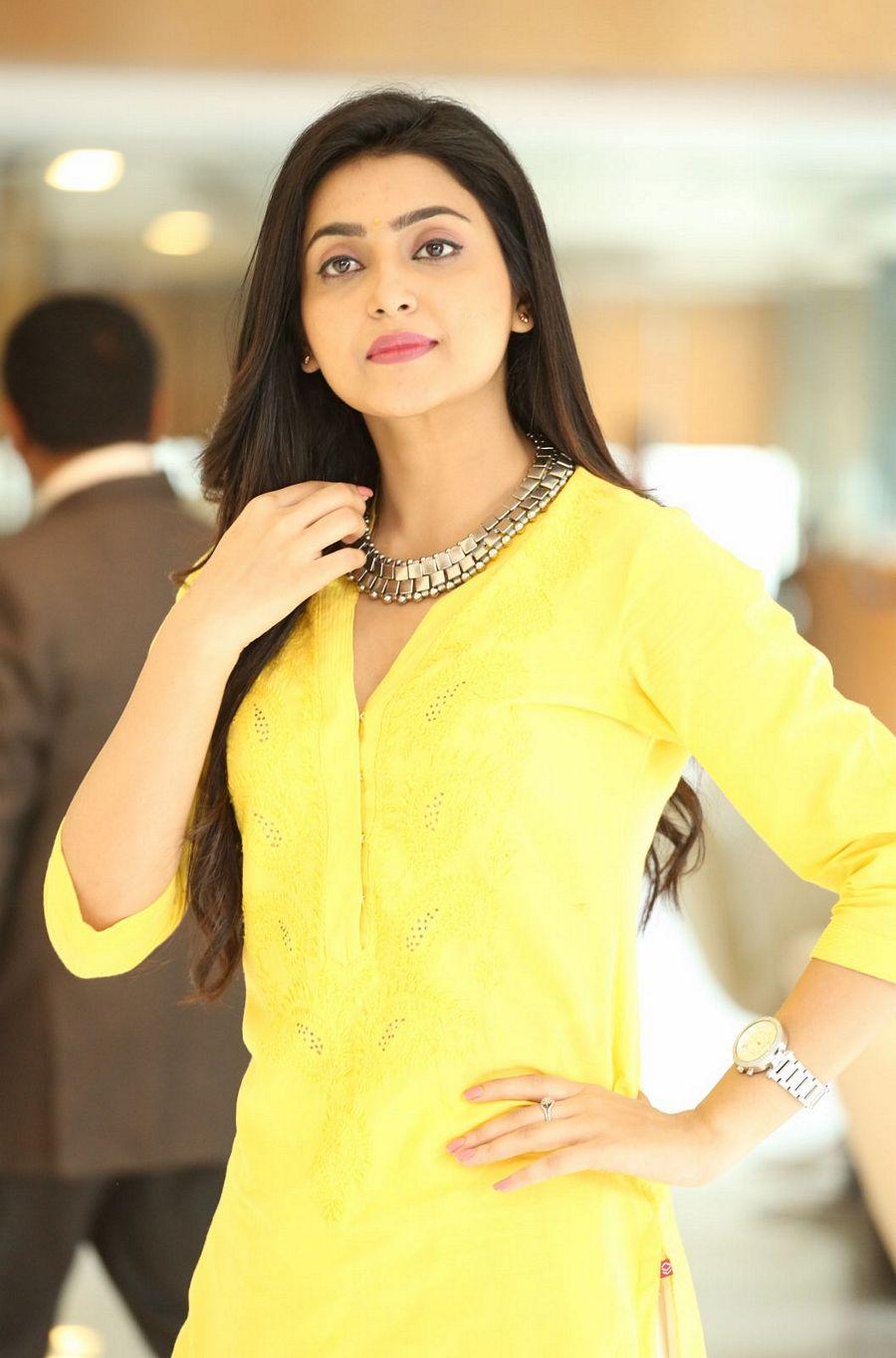 Actress Avanthika Mishra New Photos