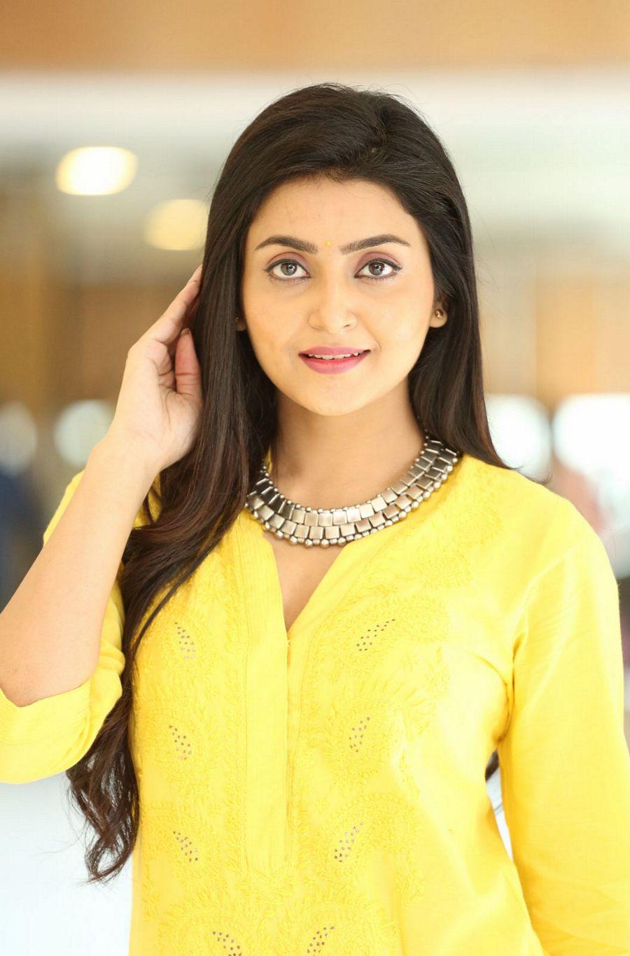 Actress Avanthika Mishra New Photos