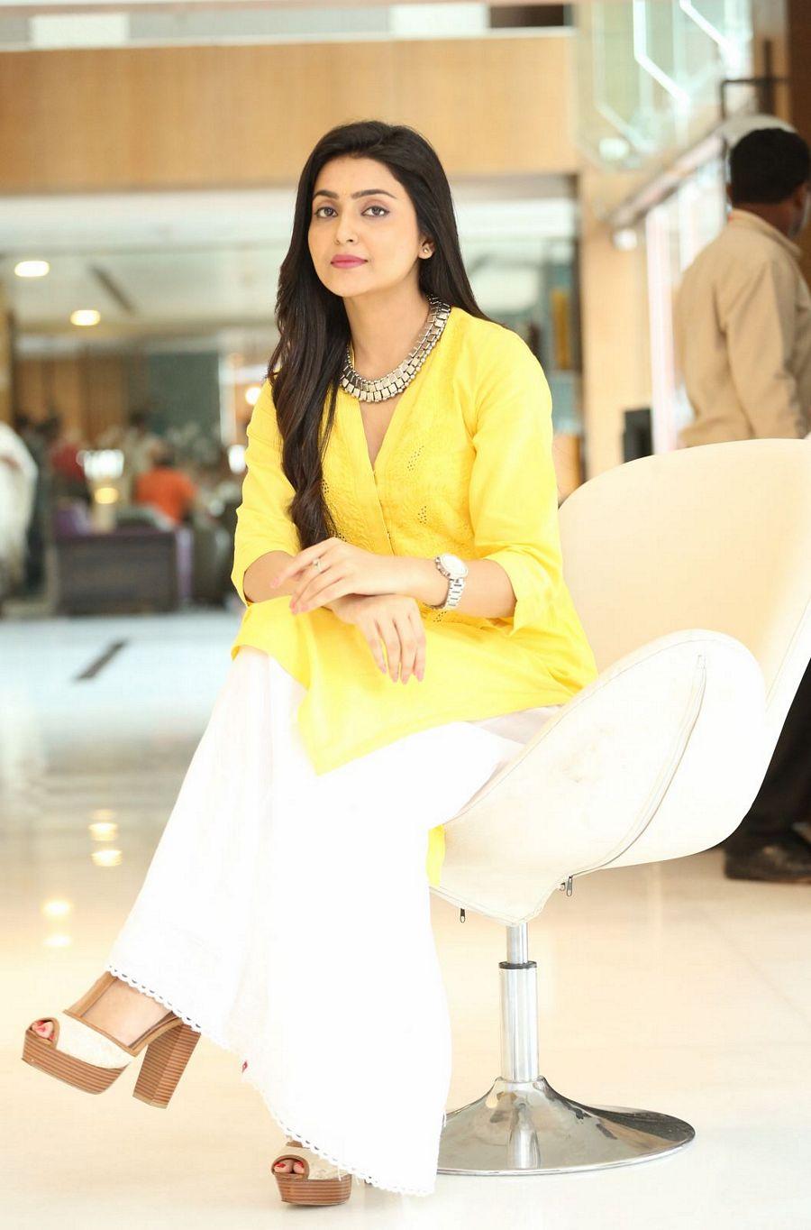 Actress Avanthika Mishra New Photos