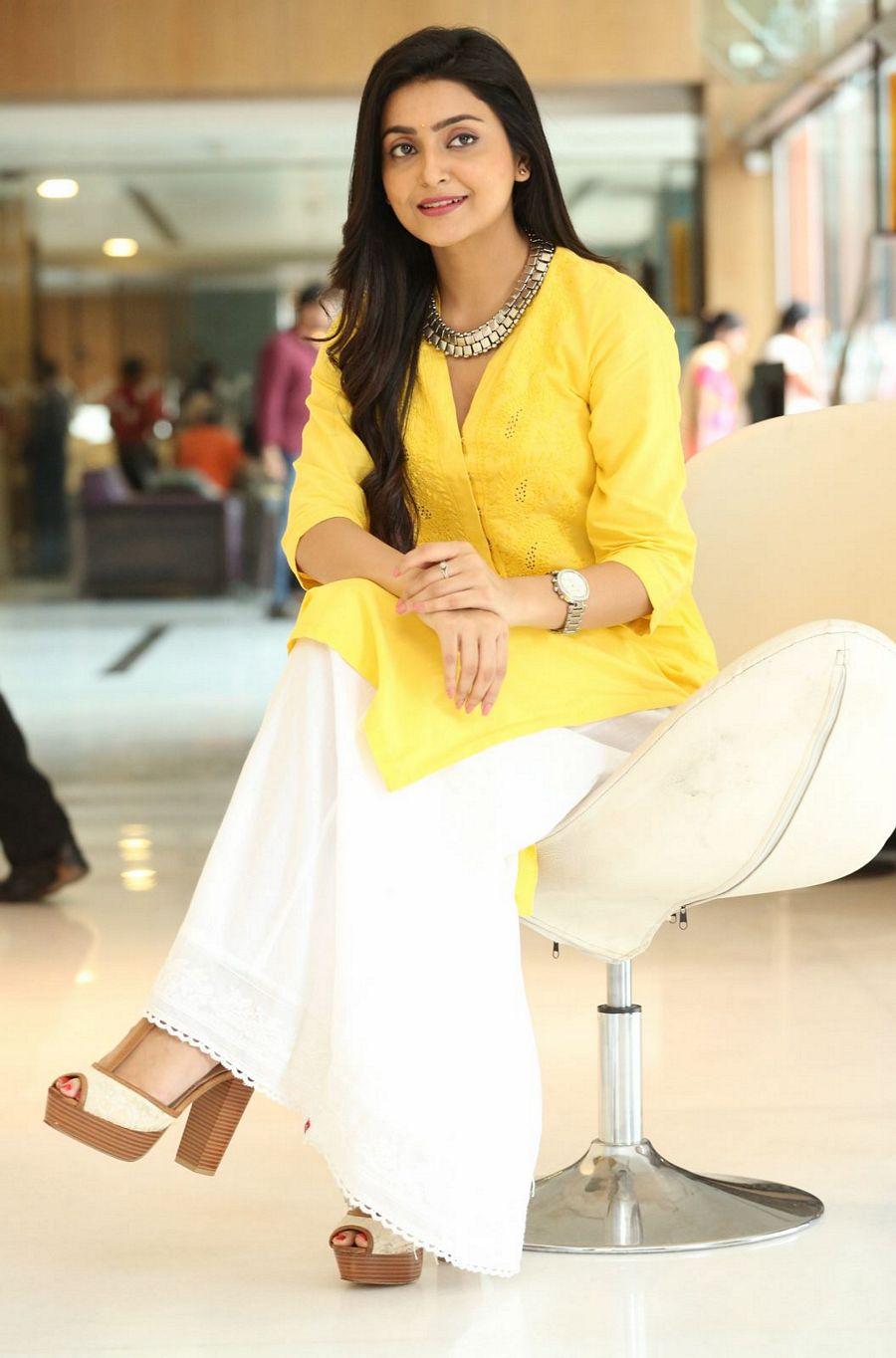 Actress Avanthika Mishra New Photos
