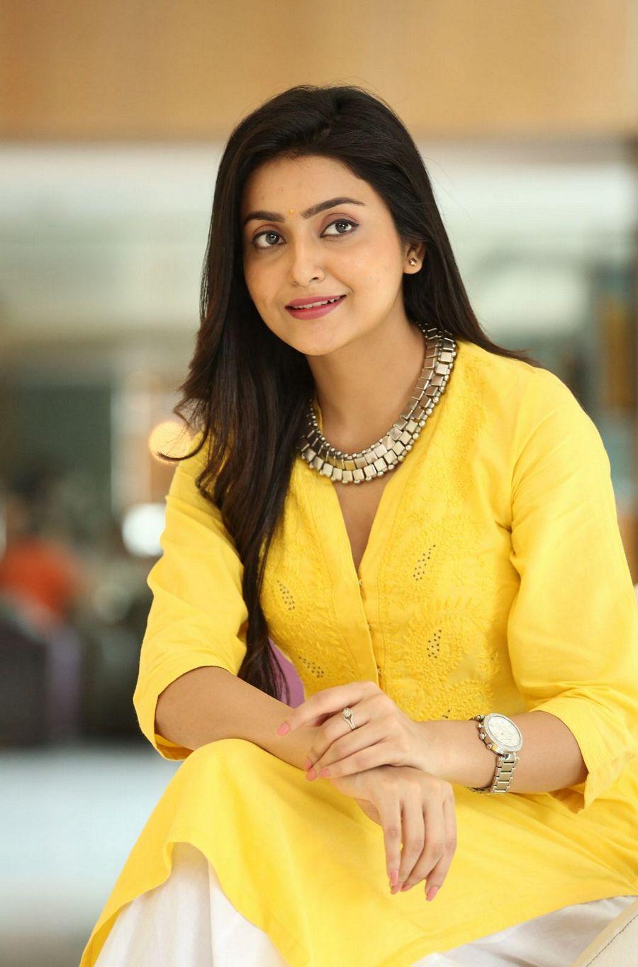Actress Avanthika Mishra New Photos