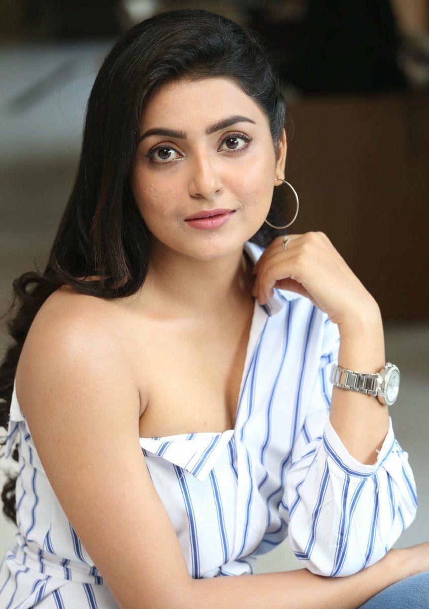 Actress Avantika Mishra Latest Photos 2017