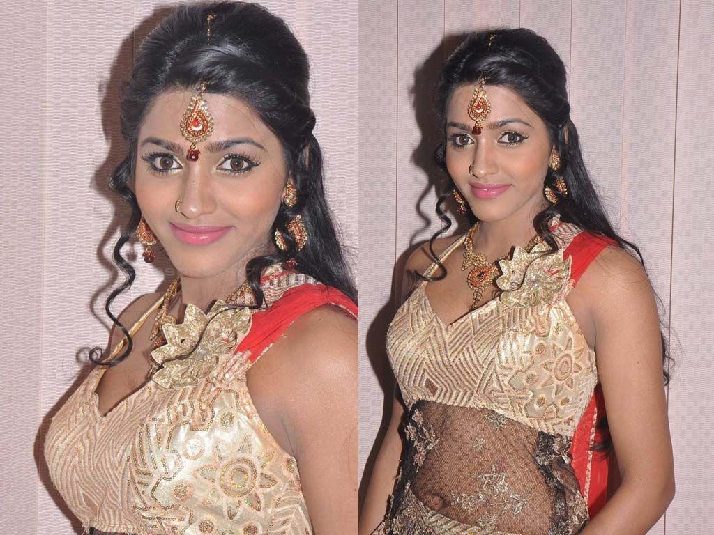 Actress Dhansika Never Seen Photos Collections!