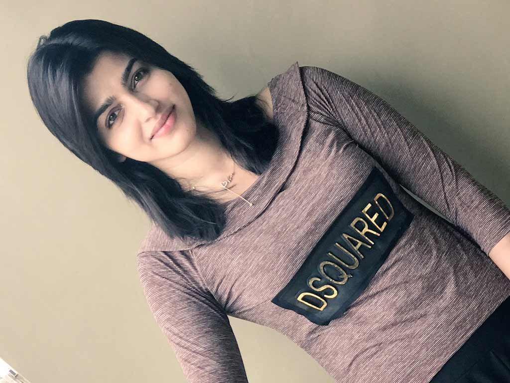 Actress Dhansika Never Seen Photos Collections!