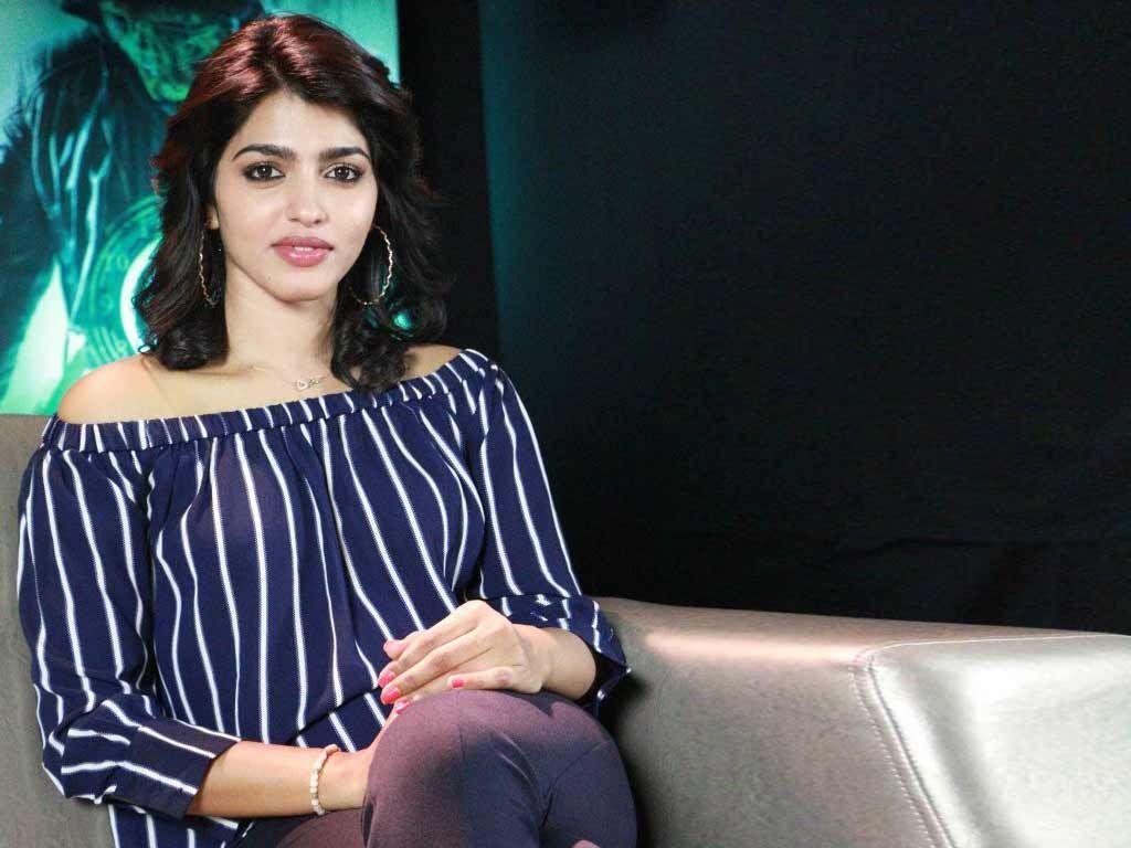 Actress Dhansika Never Seen Photos Collections!
