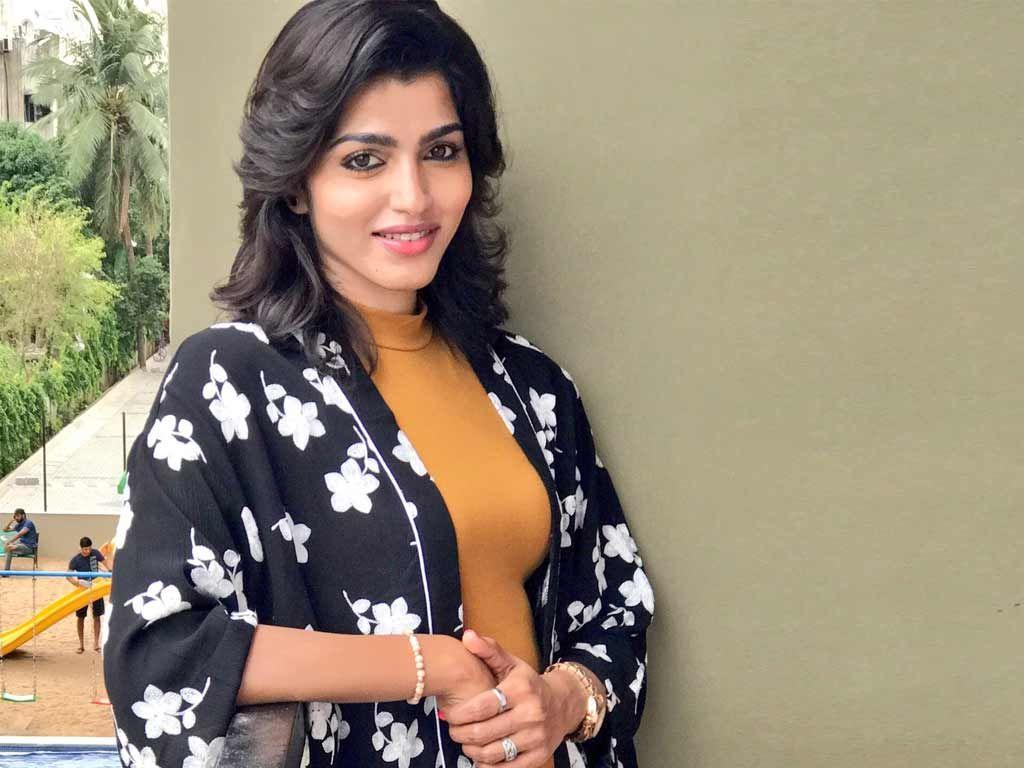 Actress Dhansika Never Seen Photos Collections!