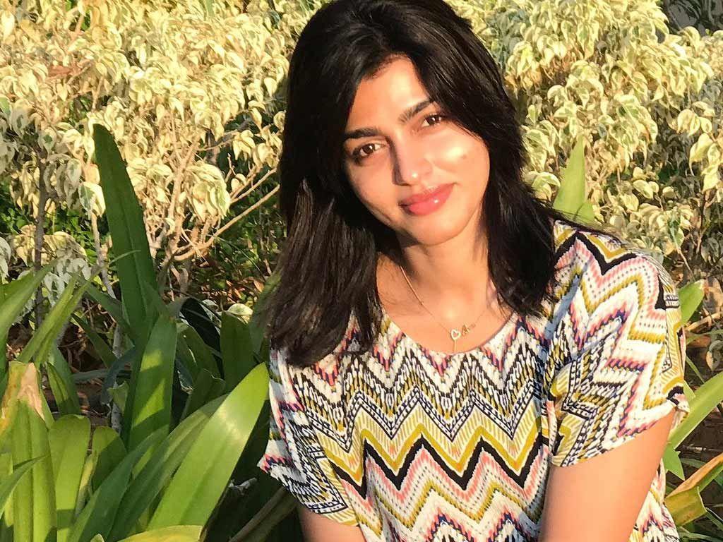 Actress Dhansika Never Seen Photos Collections!