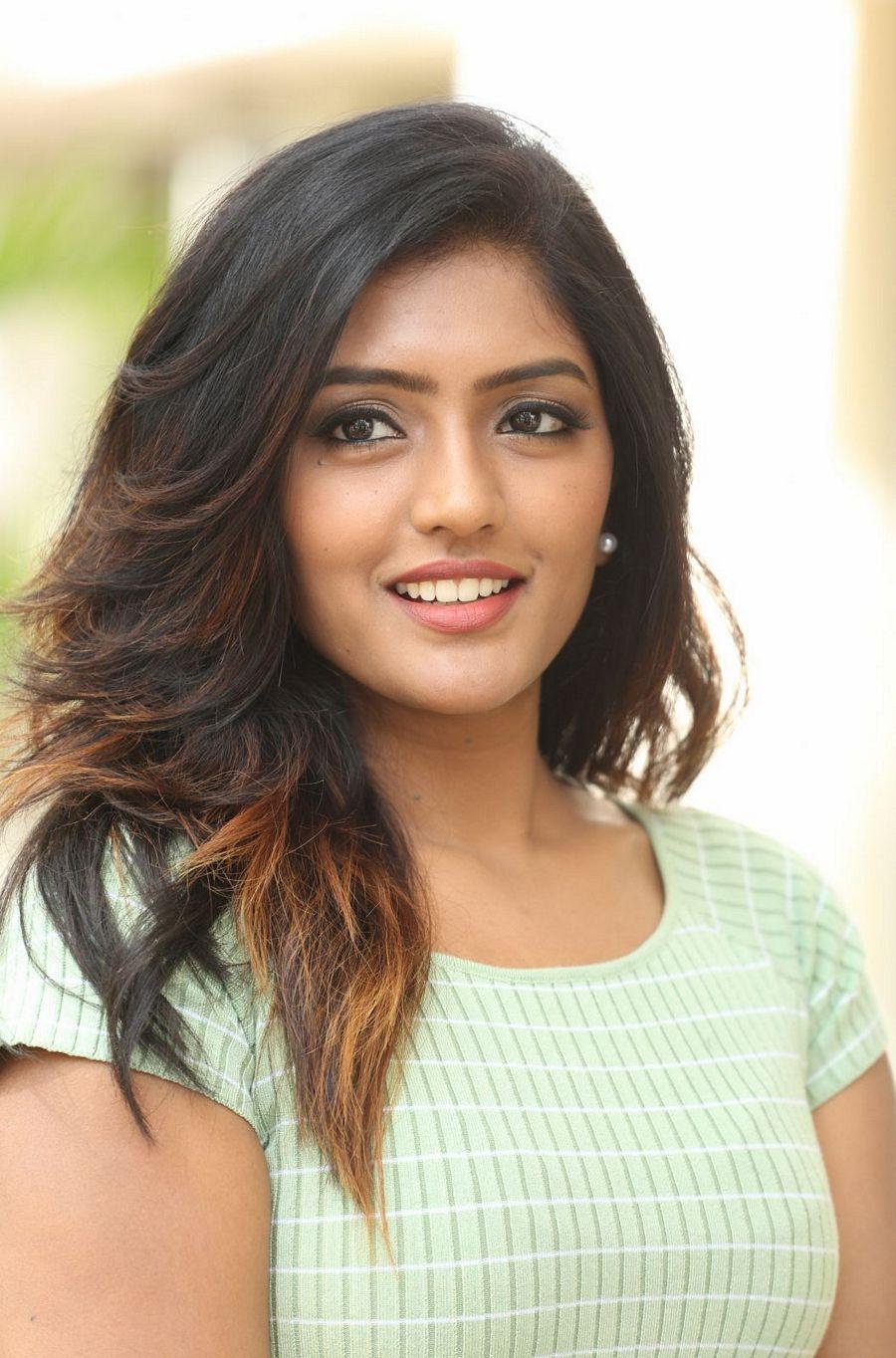 Actress Eesha Latest Beautiful Photo Stills