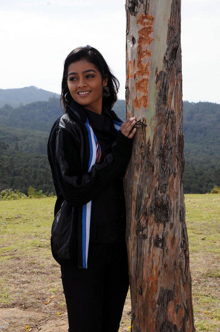 Actress Gayathrie Shankar Latest Photo Stills