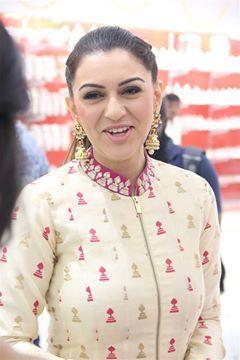 Actress Hansika Motwani Beautiful Pics