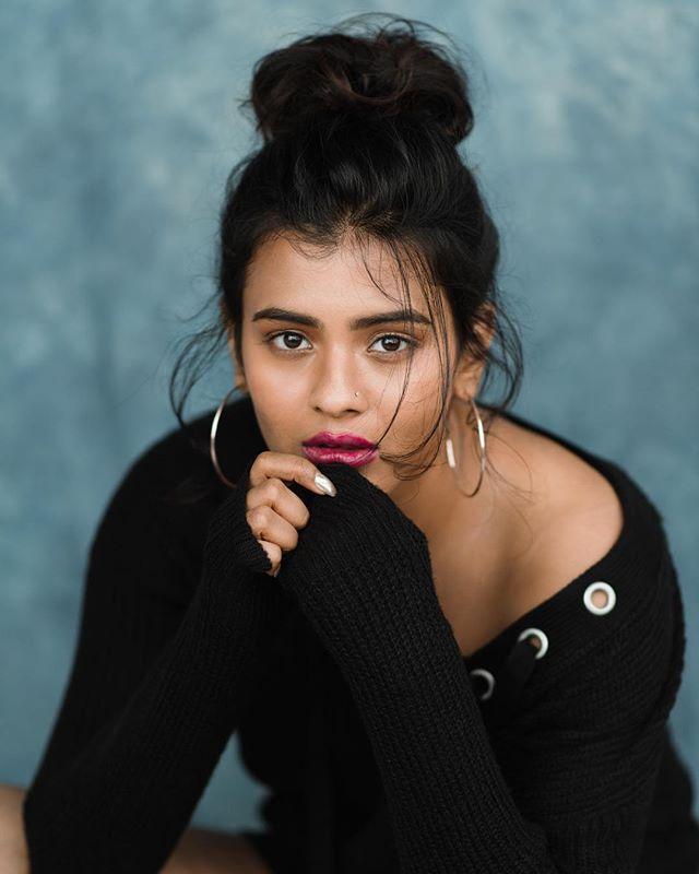 Actress Heeba Patel Hot Photos