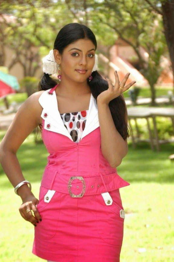 Actress Iniya Latest Photo Gallery