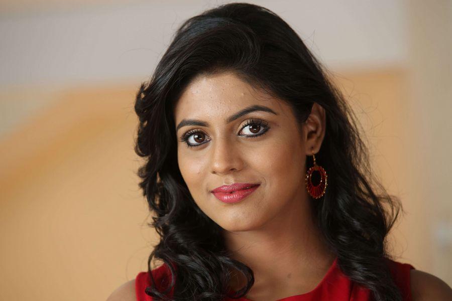 Actress Iniya Latest Photo Gallery