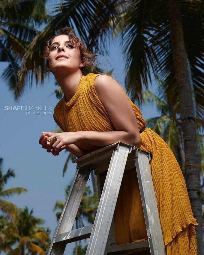 Actress Isha Talwar Latest Hot Photoshoot Stills