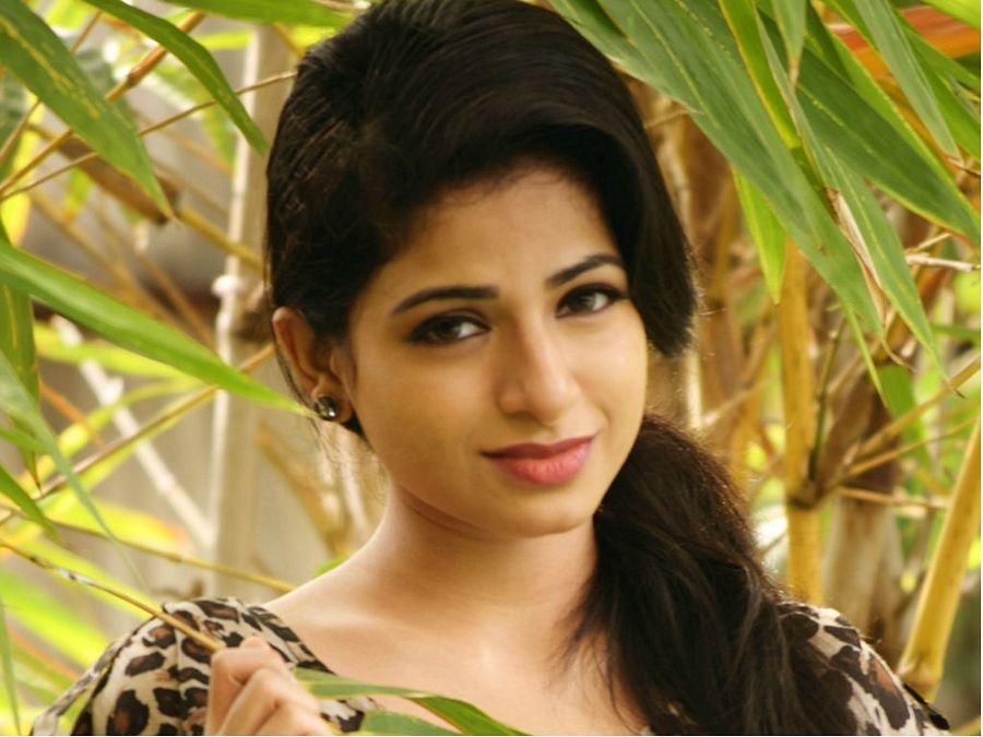 Actress Iswarya Menon Latest Photos