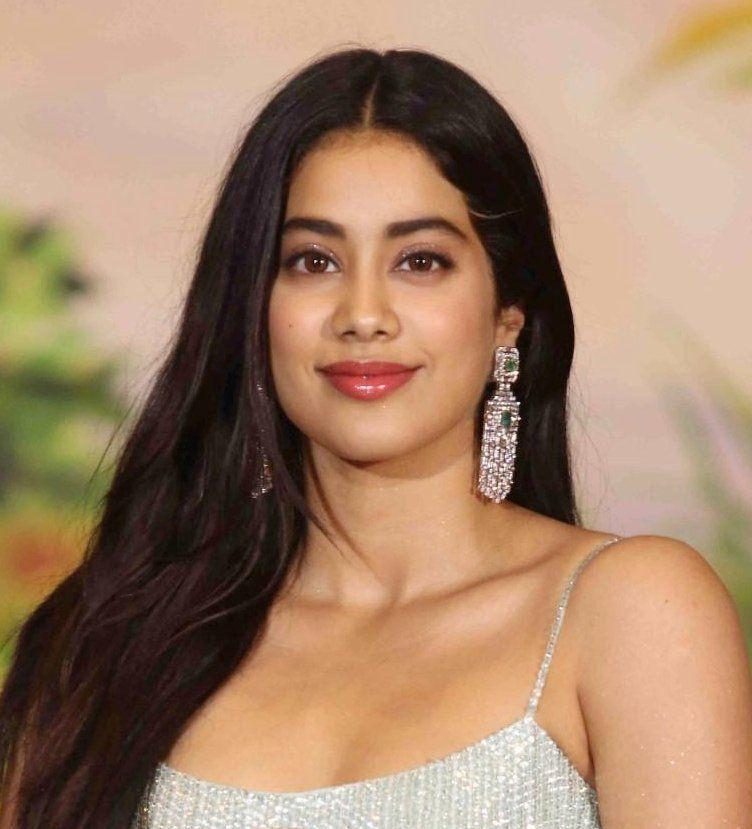 Actress Janhvi Kapoor Latest Stills 2018