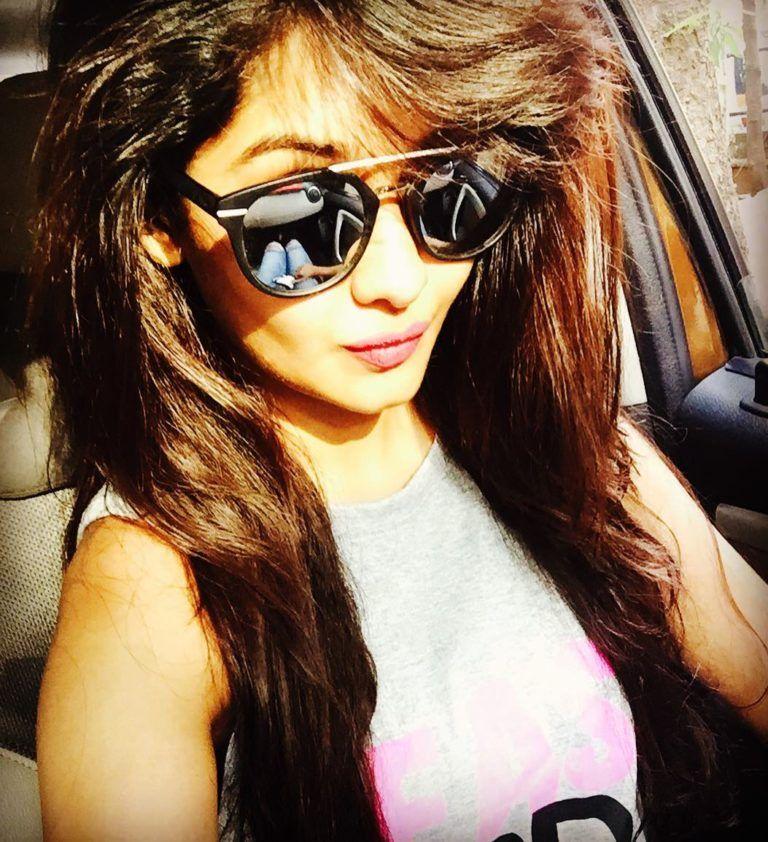 Actress Kanchi Singh New Pics & Wallpapers