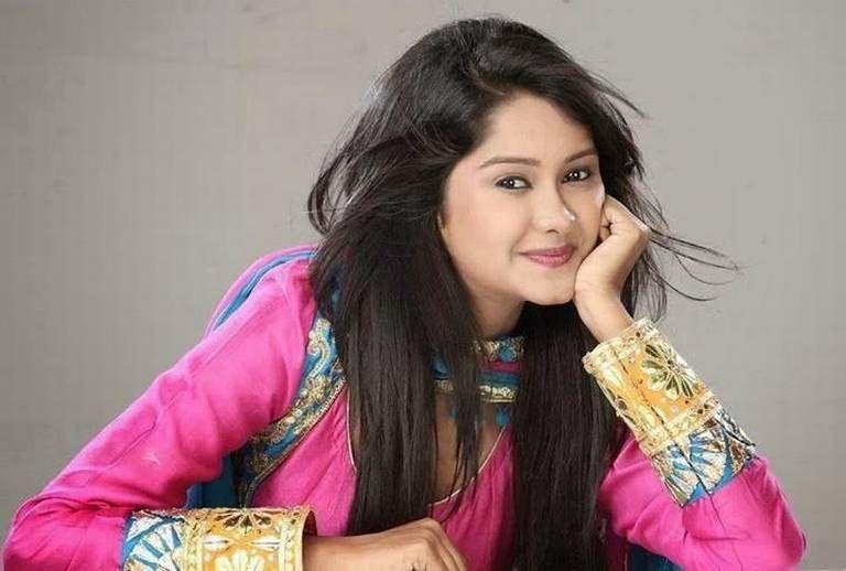 Actress Kanchi Singh New Pics & Wallpapers