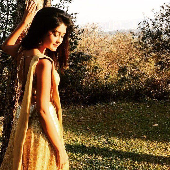 Actress Kanchi Singh New Pics & Wallpapers