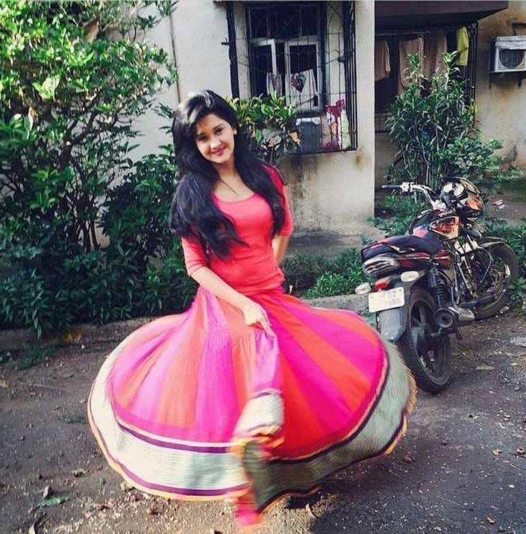 Actress Kanchi Singh New Pics & Wallpapers